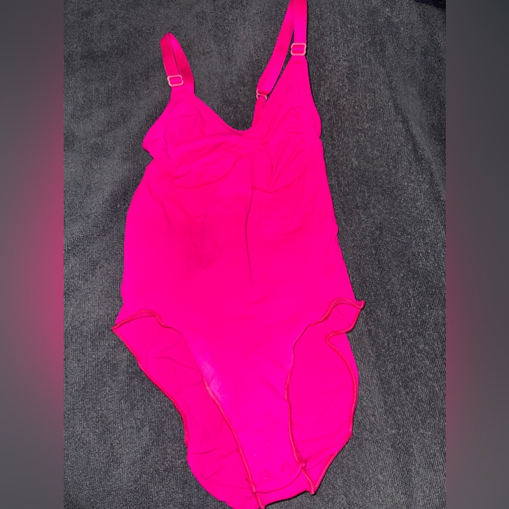 New without tags skims flamingo bodysuit